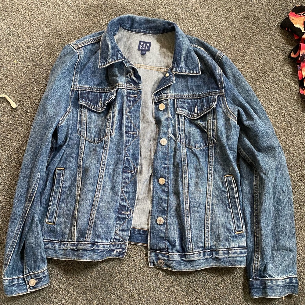 Womens size L Gap jean jacket. Never worn.